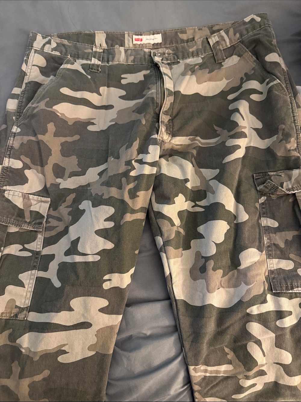 Wrangler Men's Cargo Pants - Green and Tan Camo